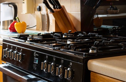 Craven Arms House | Wonderful villa for 2 guests with WIFI, TV and parking