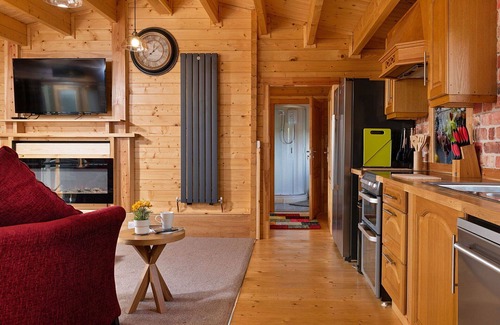Craven Arms House | Wonderful villa for 2 people with WIFI, hot tub, TV, terrace and parking