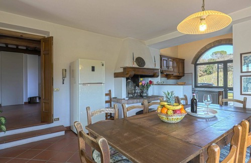 Scandicci House | Wonderful villa for 12 people with WIFI, private pool, TV, terrace, pets allowed and panoramic .