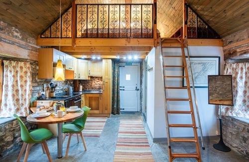 Invermoriston House | Wonderful villa for 2 guests with WIFI and parking