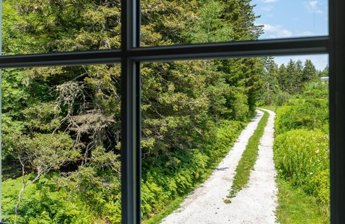 Spruce Head Cottage | Wonderfully Appointed, Classic Maine Waterfront Cottage