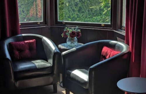 Tweedmouth Cottage | Wonderland Berwick: Dog-Friendly Luxury 5-Bed House with Hot Tub