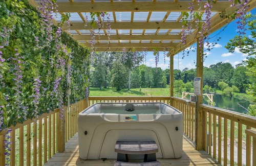 Coldspring House | Wonderland Glamping Geo Dome (Houston)