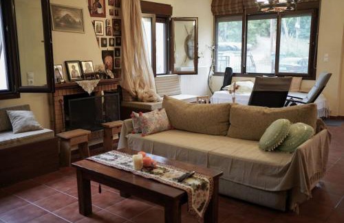 Kefalochori House | Wood & Chill