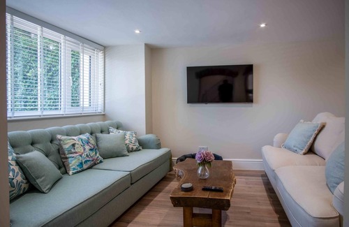 Bishopston Cottage | Wood Cottage - 3 Bedroom - Bishopston Swansea