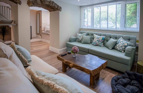 Bishopston Cottage | Wood Cottage - 3 Bedroom - Bishopston Swansea