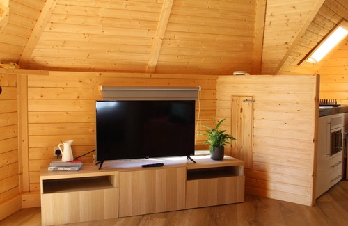 Duns Cabin | Wood-fired hot tub cabin, enjoy the stars or have a cosy night in