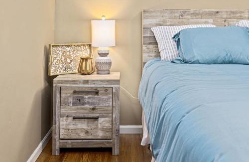 Sunnyland House | WOOD INN 2 Comfy 2BD close to DT Peoria