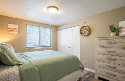 Sunnyland Apartment | WOOD INN Cozy 2BD over the bridge