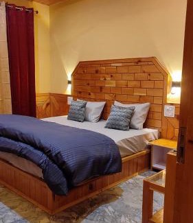 Kasol House | Wood packers
