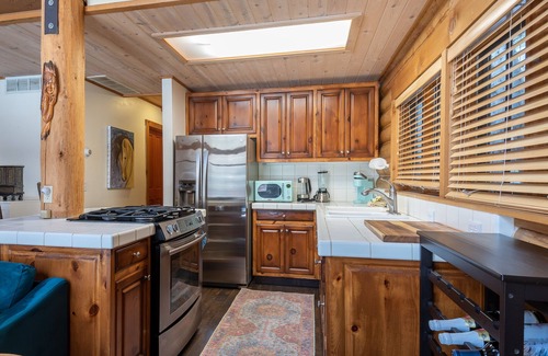 Ketchum Cabin | Wood River Cabin - Pet Friendly & Walking Distance to River Run