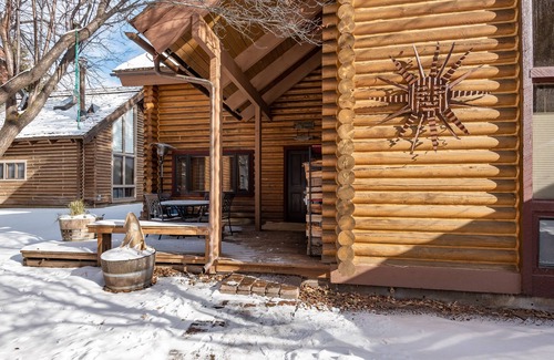 Ketchum Cabin | Wood River Cabin - Pet Friendly & Walking Distance to River Run