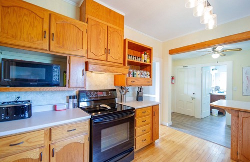 Tyne Valley House | Woodbine Cottage with hot tub!