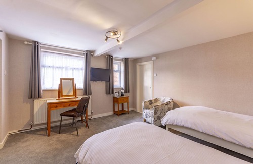 Hooton Hotel | Woodcote Hotel