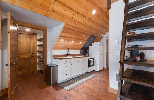 Kalispell Apartment | Wooded acreage with creek- 10 minutes to town