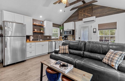 Tyler Cabin | Wooded Paradise: King Bed, Trail, Outdoor Games