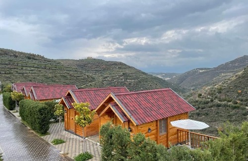 Kaftoun House | Wooden Bungalow