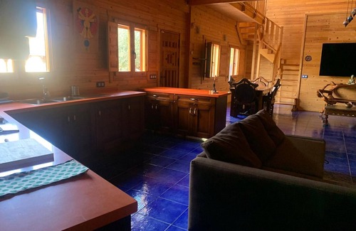 El Partidor Cottage | Wooden cabin with isothermal cave next to the chicamo river