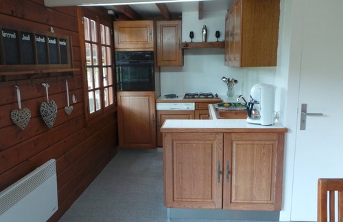 Les Lucs-sur-Boulogne Ski Chalet | Wooden cottage on the water