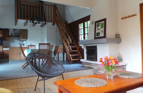 Les Lucs-sur-Boulogne Ski Chalet | Wooden cottage on the water