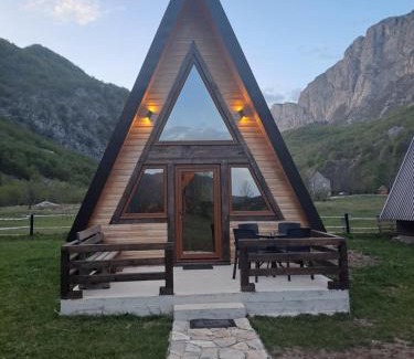 Savnik House | Wooden cottages KONAK