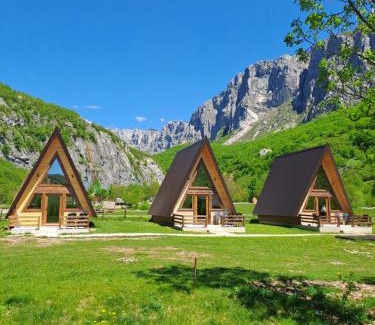 Savnik House | Wooden cottages KONAK