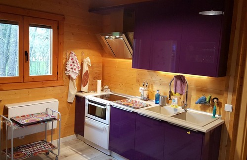 Sotillo de la Adrada Cabin | Wooden house in the woods, on a farm with horses. Very close to Madrid. Beef