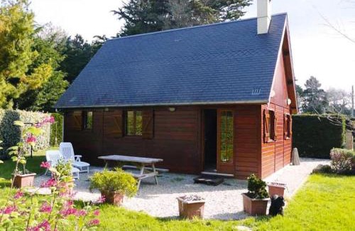 Denneville House | Wooden House by Beach near Barneville