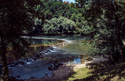 Kamanje House | WOODEN HOUSE near the River Kupa