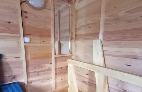 Aiguelèze Cabin | Wooden hut accessible by a path at the edge of the woods