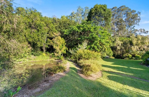 Ninderry House | Woodgate Ninderry, Close to cafes and top restaurant. 15 minutes to Coolum beach