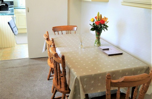 Eastriggs Cottage | Woodhall Cottage - a cottage that sleeps 5 guests in 3 bedrooms