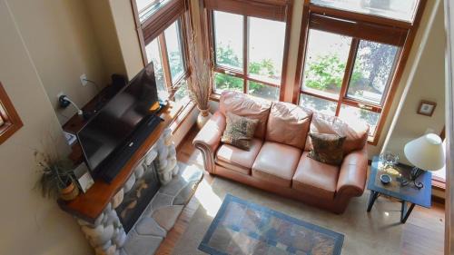 Sun Peaks House | Woodhaven #18 by Bear Country
