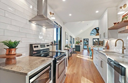 East Troy House | Woodhaven on Pleasant Lake |Pleasant Lake |Lakefront |Wraparound Deck |Views |Dock |Kayaks & Boards