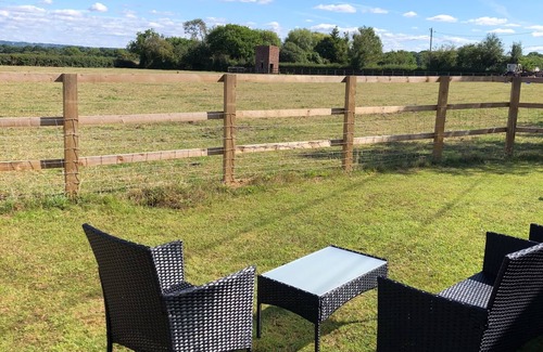 Henfield Cottage | Woodhouse Holiday Cottages, Oak Cottage