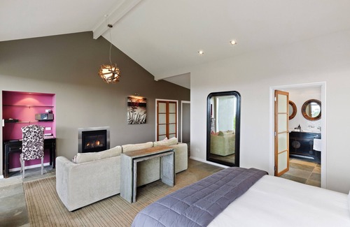 Warkworth Cabin | Woodhouse Mountain Lodge