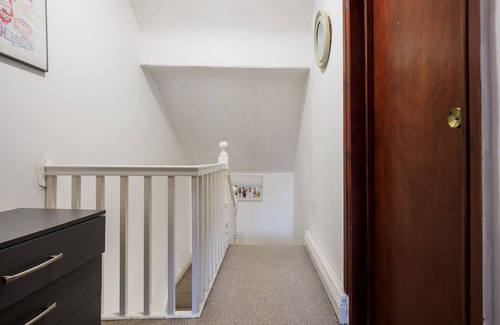 Stoke-on-Trent Apartment | WoodHus Lodge Lovely Specious Room 5