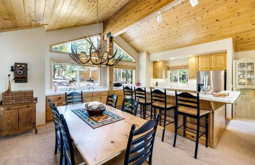 Talmont House | Woodland at Tahoe Park By Tahoe Getaways - Pet Friendly - Private Beach
