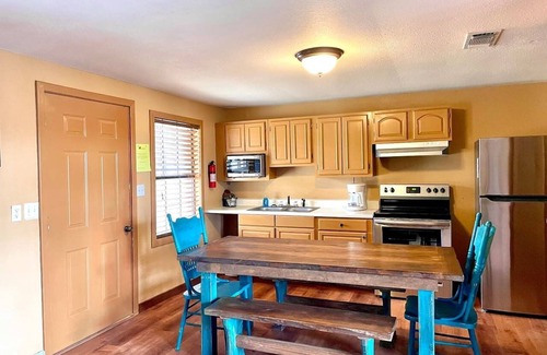Octavia Cottage | Woodland Cabin near Boat Ramp