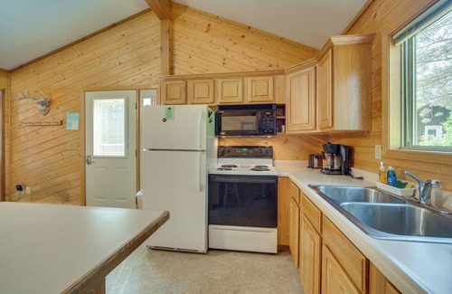 Solon Springs Cabin | Woodland Cabin w/Fishing, ATV & Snowmobile Trails