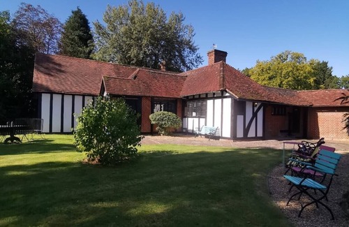Hever Cottage | Woodland Cottage