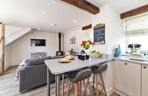 Axton House | Woodland Cottage