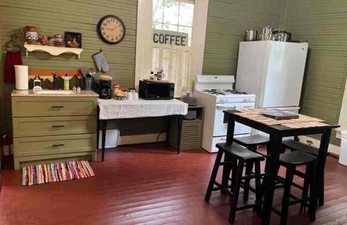 Griffin Cottage | Woodland Cottage in Beautiful Rural Georgia