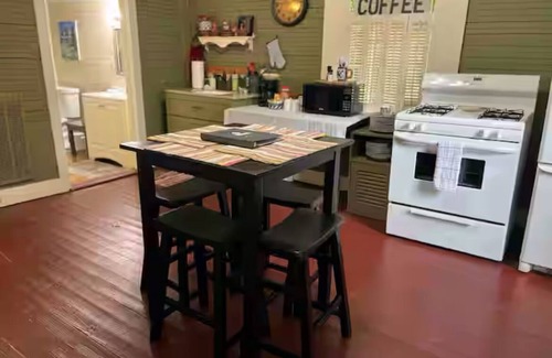 Griffin Cottage | Woodland Cottage in Beautiful Rural Georgia