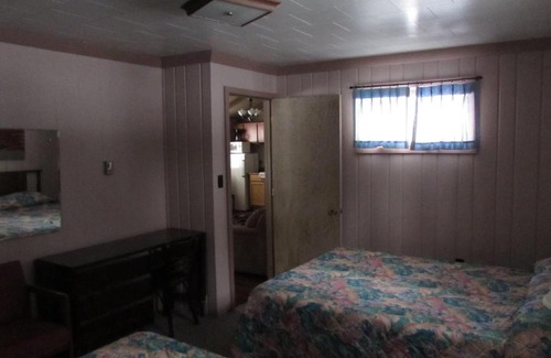 Grayling Hotel | Woodland Motor Lodge