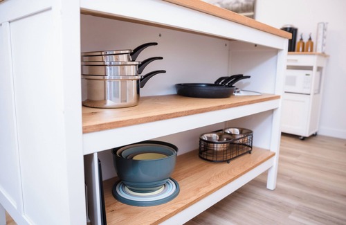 Maple Ridge House | Woodland Retreat - Family Friendly 1 Br Suite