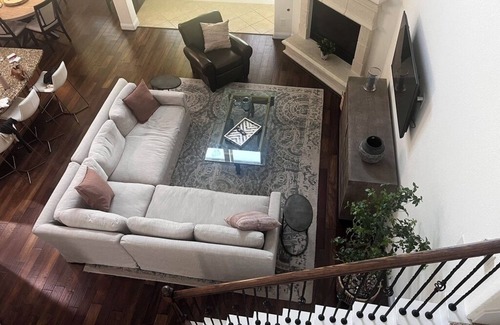 Tomball House | Woodlands House. 8 People, Restaurants, Movie Theater, HEB, Parks and Walkways.