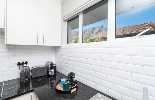 Ottery Apartment | Woodlands House Charming 1BR Apartment