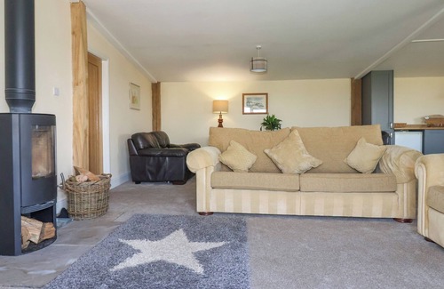 Westow Cottage | WOODMAN'S LODGE, romantic, character holiday cottage in Malton