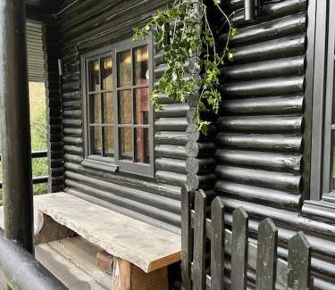 Maboge Ski Chalet | Woods-hottub & AC